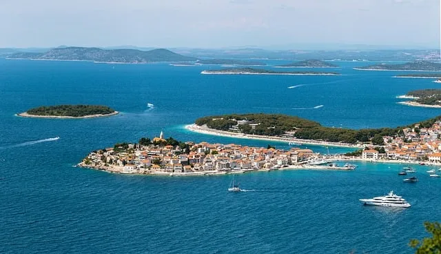 solo travel to croatia